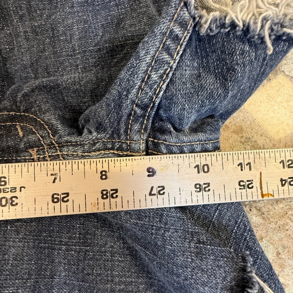 Levis 550 Relaxed Fit High Waisted Denim Cut Off‎ Shorts Medium Wash Blue Womens